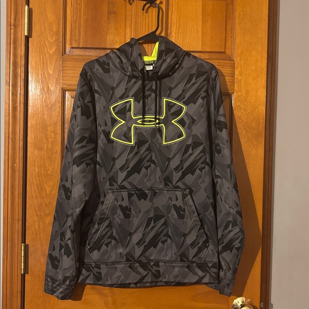 ❤️Under Armour Black and Yellow Apparel